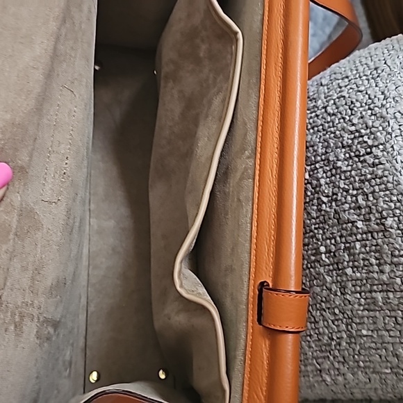 ANTONIO MELANI gold tone hand bag - Picture 9 of 10